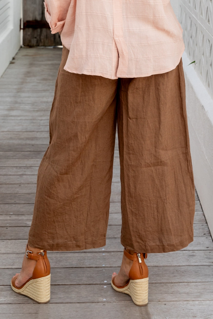 Capri Pants in Pure Linen