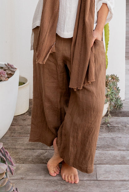 Capri Pants in Pure Linen