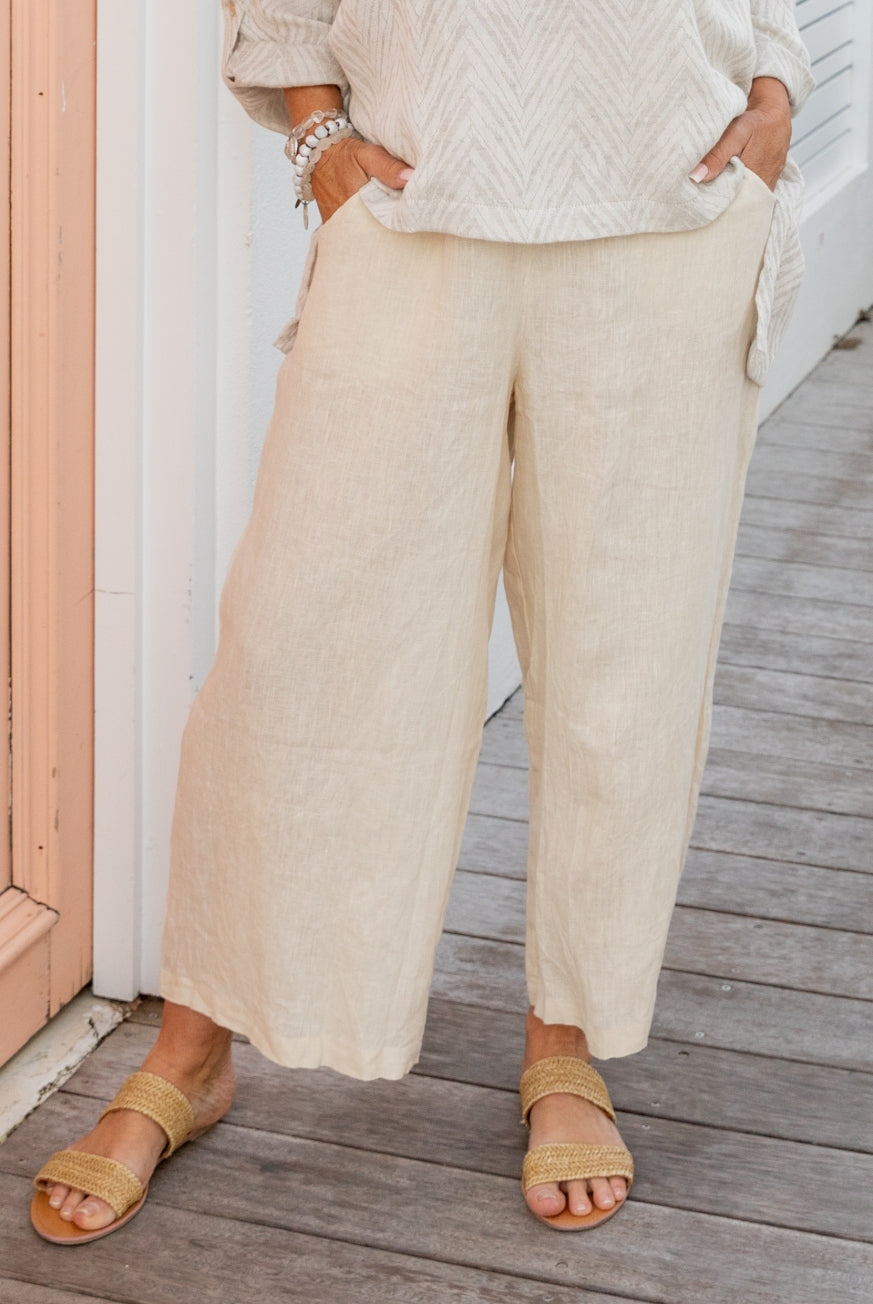 Capri Pants in Pure Linen