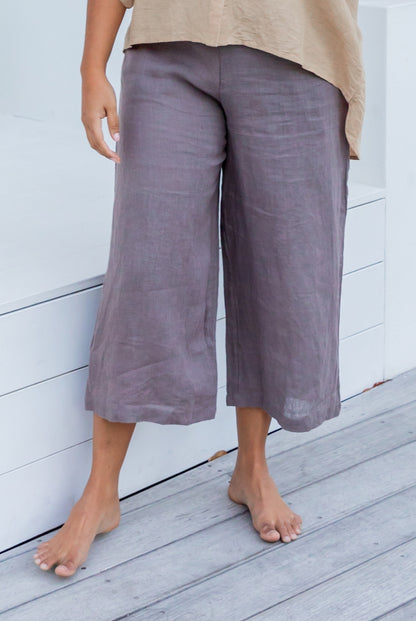Capri Pants in Pure Linen