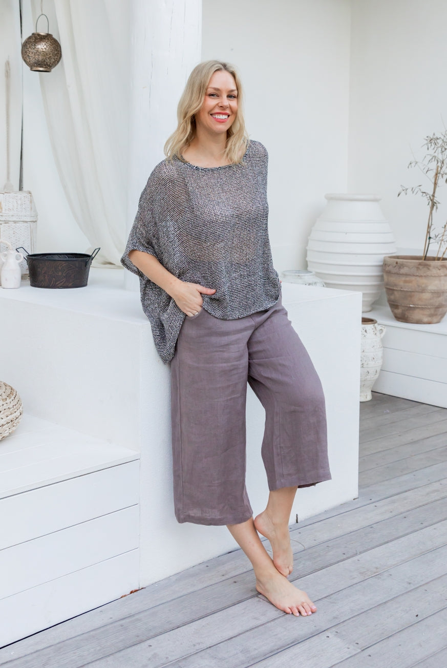 Capri Pants in Pure Linen