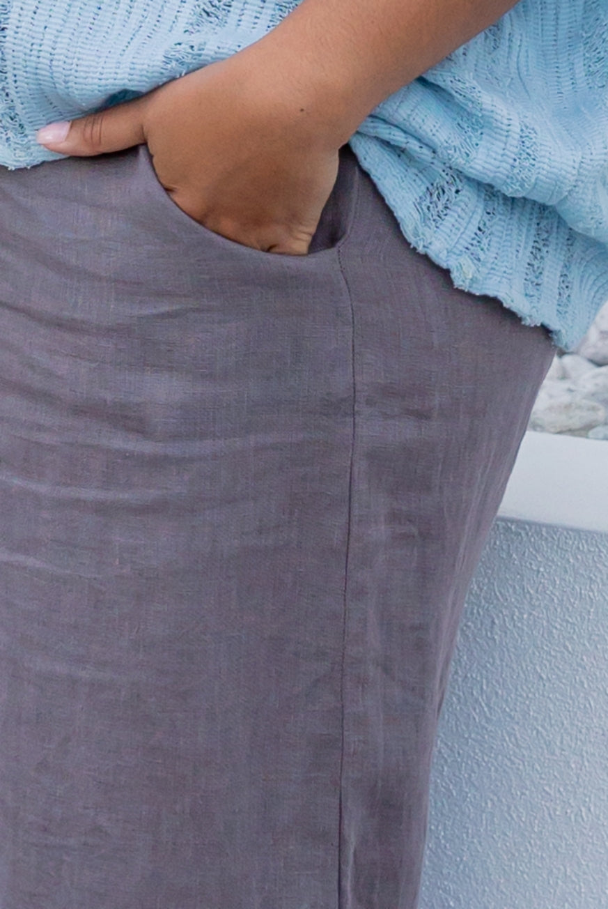 Capri Pants in Pure Linen