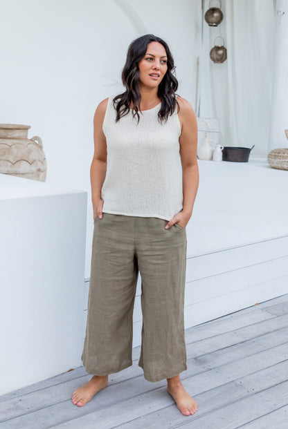 Capri Pants in Pure Linen