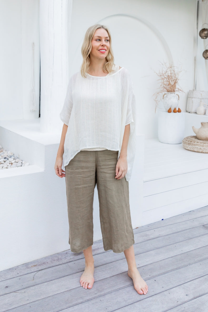 Capri Pants in Pure Linen
