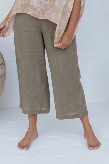 Capri Pants in Pure Linen