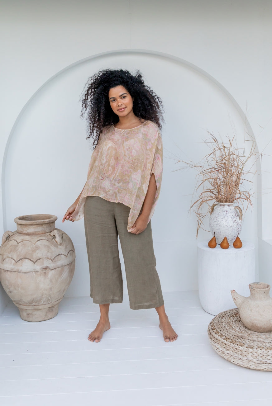 Capri Pants in Pure Linen